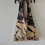 My project for course: Botanical Printing on Fabric and Paper. DIY, Textile D, eing, Textile Printing, Arts, Crafts, Fashion Design, and Textile Design project by Marta Dutka - 11.18.2023