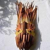 Máscara Kámpala. Un progetto di Scultura, Character design, Artigianato, Belle arti e Creatività di Kat Franco - 22.05.2022