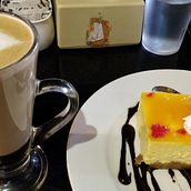 Food is the best friend of healthy mind. I click food pictures when I realize it will calm down all the anxiety of our mind.. Un projet de Photographie gastronomique de Sneha S - 28.11.2023