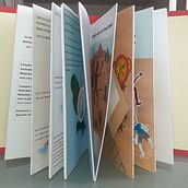 Mon projet du cours : Création de livres pop-up pour enfants. Un proyecto de Artesanía, Diseño editorial, Papercraft, Encuadernación, Creatividad con niños y Literatura infantil						 de Mirella - 29.11.2023