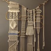 Mi proyecto del curso: Introducción al macramé: creación de un tapiz decorativo. Accessor, Design, Arts, Crafts, Interior Design, Decoration, Fiber Arts, Macramé, and Textile Design project by Francisco Leal Baeza - 12.01.2023