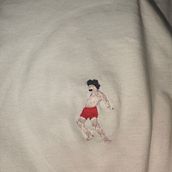 Mi proyecto del curso: Bordado a mano sobre ropa: diseña una composición. Un projet de Broderie, Upc, cling , et Design textile de Pablo Estrada - 04.12.2023