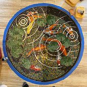 My project for course: Introduction to Mosaic Artwork. Un progetto di Artigianato, Design e creazione di mobili, Interior Design, Ceramica e DIY di RuthAnn Royer - 05.12.2023