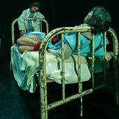 Fotografía para la obra de teatro "Sobre la nadie y entre alaridos". Photograph, Photograph, Post-production, Social Media, Photo Retouching, Portrait Photograph, Photographic Lighting, Digital Photograph, Fine-Art Photograph, Commercial Photograph, Instagram Photograph, Documentar, Photograph, and Photographic Composition project by Luigi Longone - 12.05.2023