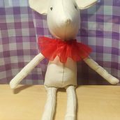 Mi proyecto del curso: Diseño y  confección de peluches. Character Design, Arts, Crafts, To, Design, Sewing, Patternmaking, and Dressmaking project by yolandha - 12.06.2023