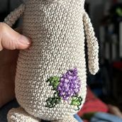 Mi proyecto del curso: Crochet: crea y transforma tus amigurumis . % Romina Svedov tarafından hazırlanan Sanat ve El Sanatları, O, uncak Tasarımı, El, af Sanatları, Kendin Yap, Tığ işi, Amigurumi, Ve Tekstil Tasarımı projesi - 12.06.2023