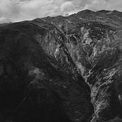 POSTCARDS FROM QUEENSTOWN. Photograph project by Raúl Ortiz de Lejarazu Machin - 11.17.2023