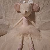 Mi proyecto del curso: Diseño y  confección de peluches. Character Design, Arts, Crafts, To, Design, Sewing, Patternmaking, and Dressmaking project by saravilola - 12.15.2023