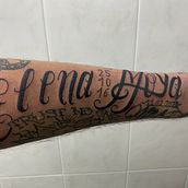 Il mio progetto del corso: Tatuaggi in freehand lettering corsivo. Projekt z dziedziny T, pografia i Projektowanie tatuaż użytkownika Manuel Puglisi - 16.12.2023