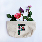 My project for course: From Illustrations to Merchandise: Market Your Artwork. Un proyecto de Ilustración tradicional, Diseño gráfico, Marketing, Ilustración digital y Business de Fotini Georgiou - 16.12.2023