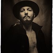 My project for course: Professional Lighting for Studio Photography. Photograph, Portrait Photograph, Photographic Lighting, Studio Photograph, and Digital Photograph project by Stefan Kamenov - 12.20.2023