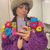 Mi proyecto del curso: Crochet: teje un suéter colorido con aplicaciones florales. Crochet, and Textile Design project by luisinadequino - 12.30.2023