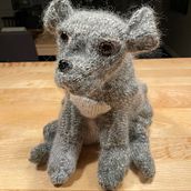 Mon projet du cours : Tricot réaliste en laine : créez un chiot en peluche. Fiber Arts, DIY, Knitting, and Textile Design project by Diane Gauthier - 12.30.2023