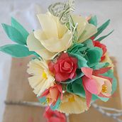 Mon projet du cours : Techniques de création de fleurs en papier. Un proyecto de Papercraft, Decoración de interiores y DIY de Nathalie Merida - 28.12.2023