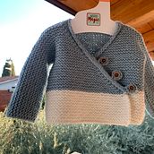 Il mio progetto del corso: Lavoro a maglia per abbigliamento da bambino. Een project van  Modeontwerp, Textiel, DIY, Breien y Textielontwerp van Flo Gal - 01.01.2024