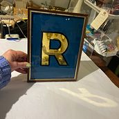 My project for course: Gold Gilding on Glass. Arts, Crafts, T, pograph, DIY, H, and Lettering project by lucia_elliston - 01.02.2024