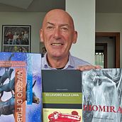 Pubblicazione di libri professionali di viaggio . % Paolo Lavarda tarafından hazırlanan Tipografi, Yazma, Hika, e anlatımı, Ve Baskı projesi - 01.01.2024