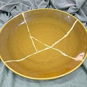 Mi proyecto del curso: Introducción al Kintsugi: restaura tu cerámica con oro. Arts, Crafts, Fine Arts, Ceramics, and DIY project by Belén Vilchez Roman - 01.03.2024