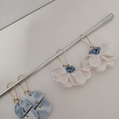 My project for course: Intro to Polymer Clay Jewelry: Design Floral Accessories. Un projet de Création d'accessoires, Artisanat, Design de bijoux, St, lisme , et DIY de Anita Lisec - 04.01.2024