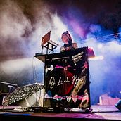 Dj Luna Roja . Social Media, Digital Marketing, Mobile Marketing, and Facebook Marketing project by Sara Pajares - 01.05.2024