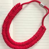 My project for course: Rope Jewelry for Beginners: Make Your Own Necklaces. Projekt z dziedziny Craft, Projektowanie biżuterii, Makrama, Wzornictwo tekst i liów użytkownika Awalia Romadhona - 05.01.2024