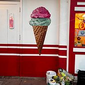 Ice Cream Mural . Arte urbana projeto de Natalia Pulido - 06.01.2024