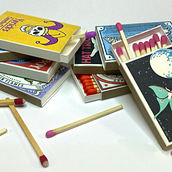 Vintage-styled matchboxes. Un progetto di Graphic design, Illustrazione digitale e Packaging di Katherine Clarke - 27.12.2023