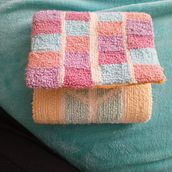 Mi proyecto del curso: Técnicas de punch needle para accesorios personalizados. Arts, Crafts, Embroider, Fiber Arts, DIY, Punch Needle, and Textile Design project by Monserrat Vera - 01.12.2024