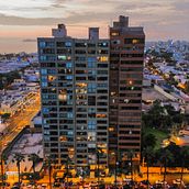 La visión de un agente inmobiliario . Photograph, Photograph, Post-production, Digital Photograph, Instagram Photograph, Photographic Composition, Lifest, and le Photograph project by ladg2111 - 01.07.2023
