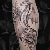 Il mio progetto del corso: Tecniche di tatuaggio: ombreggiatura con pepper shading. Traditional illustration, and Tattoo Design project by silviaciuffolotti1999 - 12.10.2023