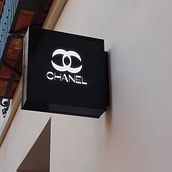 REBRANDING FICTICIO DE CHANEL. Un proyecto de Br, ing e Identidad y Diseño gráfico de Lucía Vicente Olmo - 19.01.2024