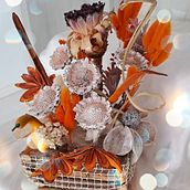 My project for course: Centerpiece Design with Dried and Preserved Flowers. Un progetto di Interior design, Paesaggismo, Interior Design, DIY e Design floreale e vegetale di Gabriela Balareanu - 20.01.2024
