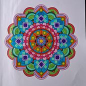 Pintura de Mandala com lápis de cor Ein Projekt aus dem Bereich Kreativität, Zeichnung, Zeichnen mit Buntstiften, Malerei, H, werk, Urban Art und Traditionelle Illustration von Ingrid Rozalem Vargas - 24.01.2024