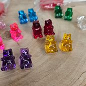 Mi proyecto del curso: Diseño de joyería en resina. Un progetto di Design di accessori, Artigianato, Design di gioielli e DIY di veronica_vaquerizo - 25.01.2024