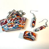 My project for course: Beaded Jewelry Design: Weave Elegant Patterns. Accessor, Design, Arts, Crafts, Jewelr, Design, and Fiber Arts project by creola_pora - 01.27.2024