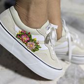Mi proyecto del curso: Bordado freestyle sobre tul para principiantes. Accessor, Design, Embroider, Botanical Illustration, and Textile Design project by Joanna González - 01.30.2024