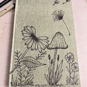 My project for course: Sketchbook Design and Binding. Un progetto di Illustrazione tradizionale, Artigianato, Rilegatura, DIY e Sketchbook di cetay72 - 02.02.2024