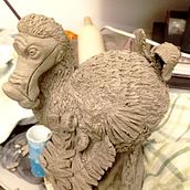 This is DODO - ceramic sculpture. Een project van Beeldhouwwerk van Aleksandra Kardel - 02.02.2024
