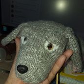 Meu projeto do curso: Tricô de animais realistas: faça um cachorro de pelúcia . Fiber Arts, DIY, Knitting, and Textile Design project by Rosemeire Lins - 02.17.2024