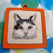 Meu projeto do curso: Minibordado realista de pet. Jewelr, Design, Embroider, and Textile Design project by Alice Terçariol Correia - 02.04.2024