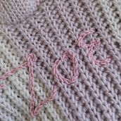 Mi proyecto del curso: Crochet: crea prendas con una sola aguja. Fashion Design, Fiber Arts, DIY, and Textile Design project by Paloma López Cruz - 02.05.2024
