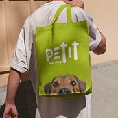 Petit | PetShop. Design, Br, ing, Identit, and Lettering project by Maria Jose Flores - 02.06.2024