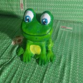 My First Frog for course: Art Toy Creation. Un proyecto de Diseño de personajes, Escultura, Diseño de juguetes y Art to de Coralie Silva - 08.02.2024