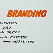 Web branding and design. Een project van  Br, ing en identiteit, Merkstrategie y Webdesign van furduglas - 12.02.2024