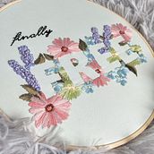 Mein Abschlussprojekt für den Kurs: Stickkunst mit Lettering: Negative Schriftmotive. Un projet de Broderie , et Design textile de roxy2809 - 12.02.2024