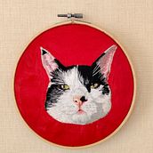 Mi proyecto del curso: Retratos bordados de mascotas: pinta con hilo. Embroider, Naturalistic Illustration, and Textile Design project by Constanza Olate Díaz - 02.09.2024