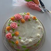 MS Decorative Buttercream Flowers for Cake. Design, and DIY project by Marina Solis Libs - 02.04.2024