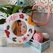 Mi proyecto del curso: Técnicas de punch needle para decorar tu hogar. Un proyecto de Diseño de complementos, Artesanía, Bordado, Decoración de interiores, Tejido, Punch needle y Diseño textil de Elizaveta Peretolchina - 17.02.2024