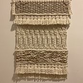 Mi proyecto del curso: Introducción al macramé: creación de un tapiz decorativo . Design accesoriu, Arte și meșteșuguri, Design interior, Decorațiuni, Arte din fibre, Macramé și Design textil de marianacasillas2 - 02.18.2024