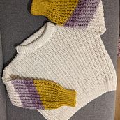 Mein Abschlussprojekt für den Kurs: Häkeln: Gestalte Kleidungsstücke mit nur einer Nadel. Fashion Design, Fiber Arts, DIY, Crochet, and Textile Design project by stefanie_b1106 - 02.18.2024